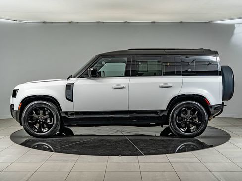 Used 2024 Land Rover Defender 110 X-Dynamic SE AWD/4WD image 8