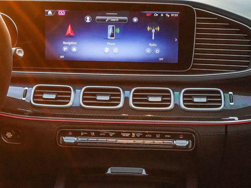 Used 2024 Mercedes-Benz GLS 63 AMG 4MATIC image 21