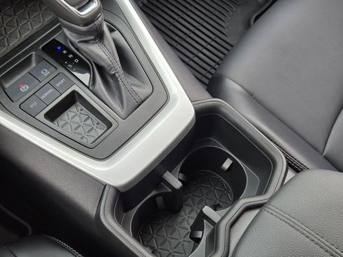 Used 2024 Toyota RAV4 XLE Premium image 22