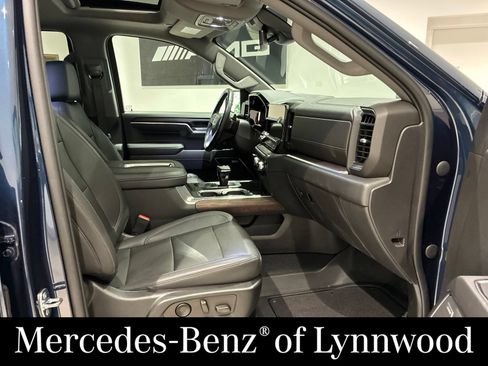 Used 2022 GMC Sierra 1500 SLT w/ SLT Premium Plus Package AWD/4WD image 27