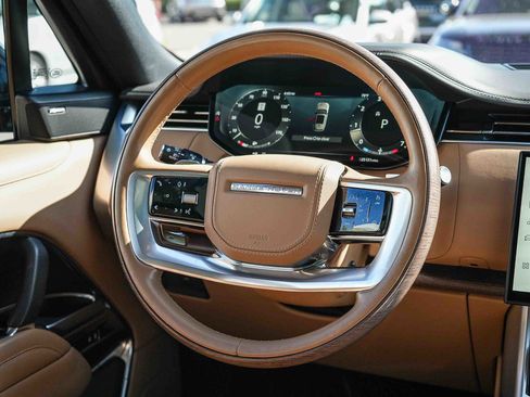 Certified 2023 Land Rover Range Rover Long Wheelbase SE AWD/4WD image 16