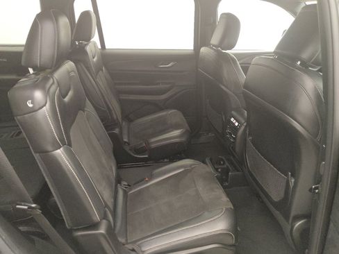 Used 2024 Jeep Grand Cherokee L Laredo AWD/4WD image 19