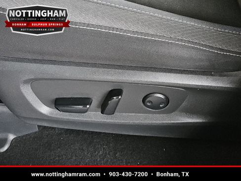 Used 2024 Nissan Pathfinder SV FWD image 27