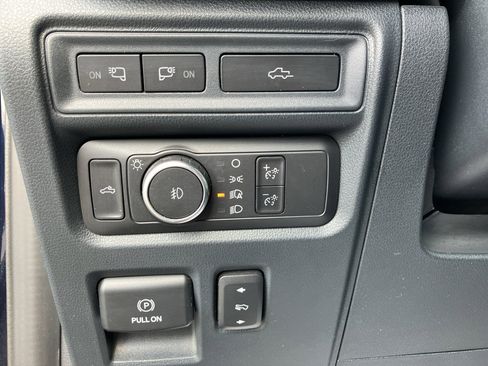 Used 2022 Ford F150 Platinum w/ Equipment Group 701A High AWD/4WD image 17
