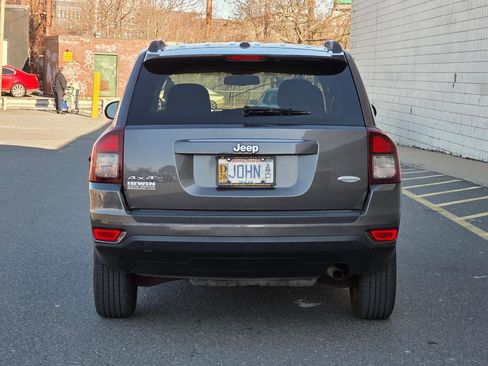 Used 2017 Jeep Compass Latitude image 6