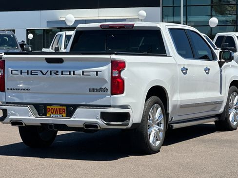 Used 2024 Chevrolet Silverado 1500 High Country w/ Technology Package AWD/4WD image 4