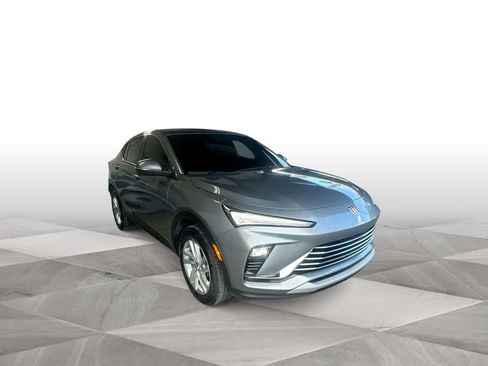 Used 2025 Buick Envista Sport Touring w/ Advanced Safety Package FWD image 2