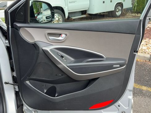 Used 2014 Hyundai Santa Fe Limited AWD/4WD image 16