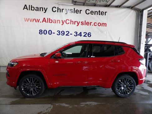 Certified 2022 Jeep Compass Limited w/ (RED) Package AWD/4WD image 1