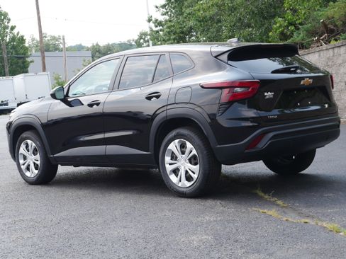 Certified 2024 Chevrolet Trax LS FWD image 4