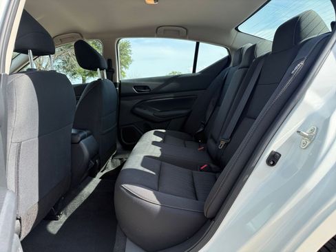 Used 2025 Nissan Altima 2.5 SV FWD image 27