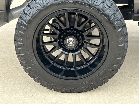 New 2026 RAM 2500 Laramie w/ Night Edition AWD/4WD image 10