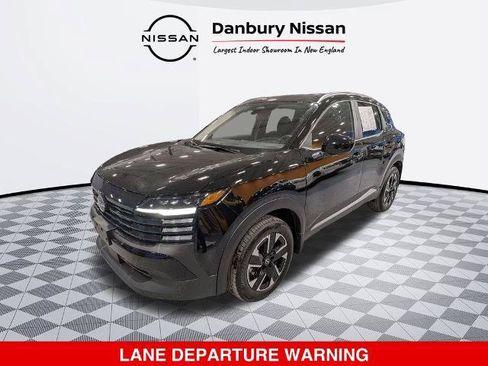 Certified 2025 Nissan Kicks SV w/ SV Premium Package AWD/4WD image 8