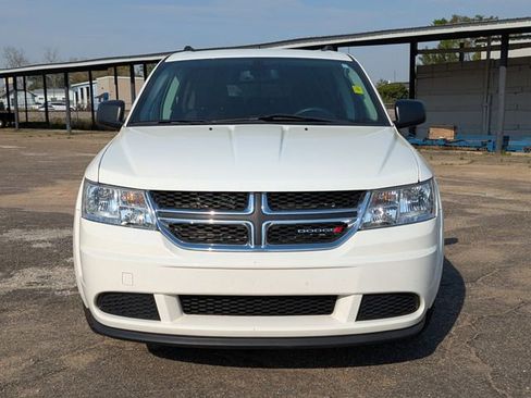 Used 2019 Dodge Journey SE FWD image 9