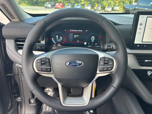 New 2025 Ford Explorer Active w/ Active Comfort Package image 17