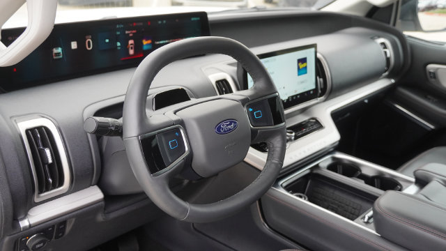 Used 2025 Ford Expedition Active AWD/4WD image 20