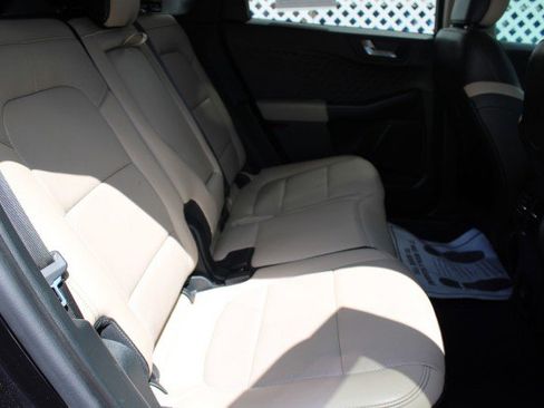 Used 2020 Ford Escape Titanium image 34