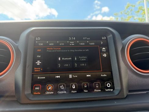 Used 2023 Jeep Gladiator Mojave w/ Cold Weather Group AWD/4WD image 19