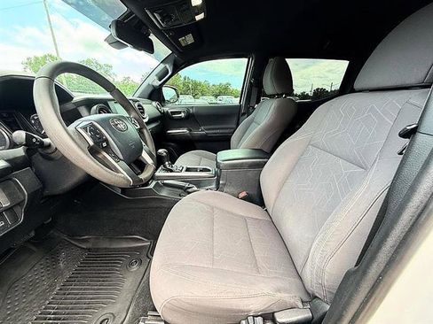 Used 2019 Toyota Tacoma TRD Off-Road AWD/4WD image 16
