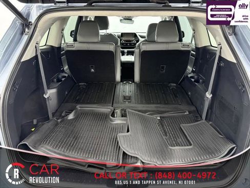 Used 2021 Toyota Highlander XLE image 7