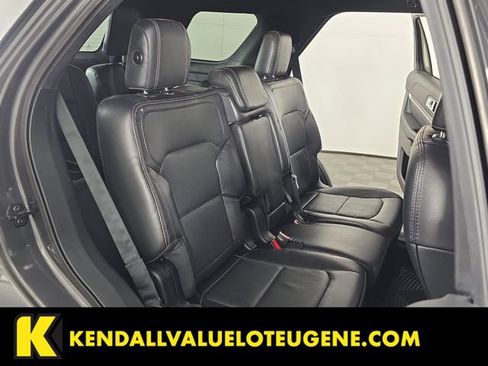 Used 2018 Ford Explorer Limited w/ Equipment Group 301A AWD/4WD image 29