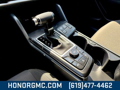 Used 2024 Kia Sportage LX image 31