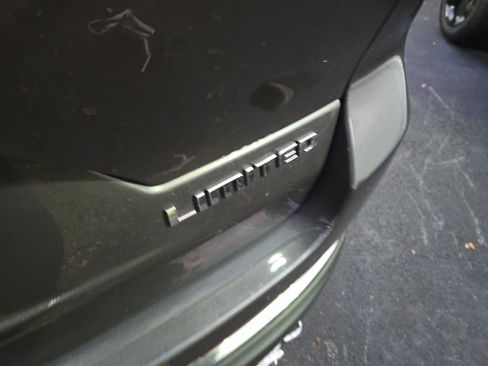 Used 2022 Jeep Grand Cherokee Limited image 8