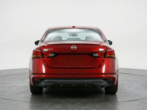 Used 2025 Nissan Altima 2.5 SV image 7