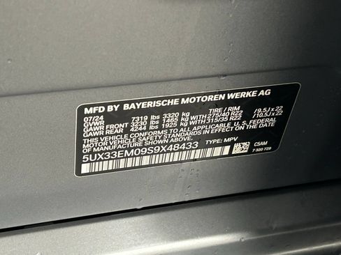 Used 2025 BMW X7 M60i w/ Climate Comfort Package AWD/4WD image 32