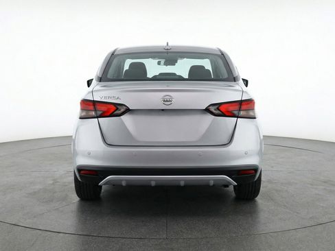 Used 2025 Nissan Versa SV image 7