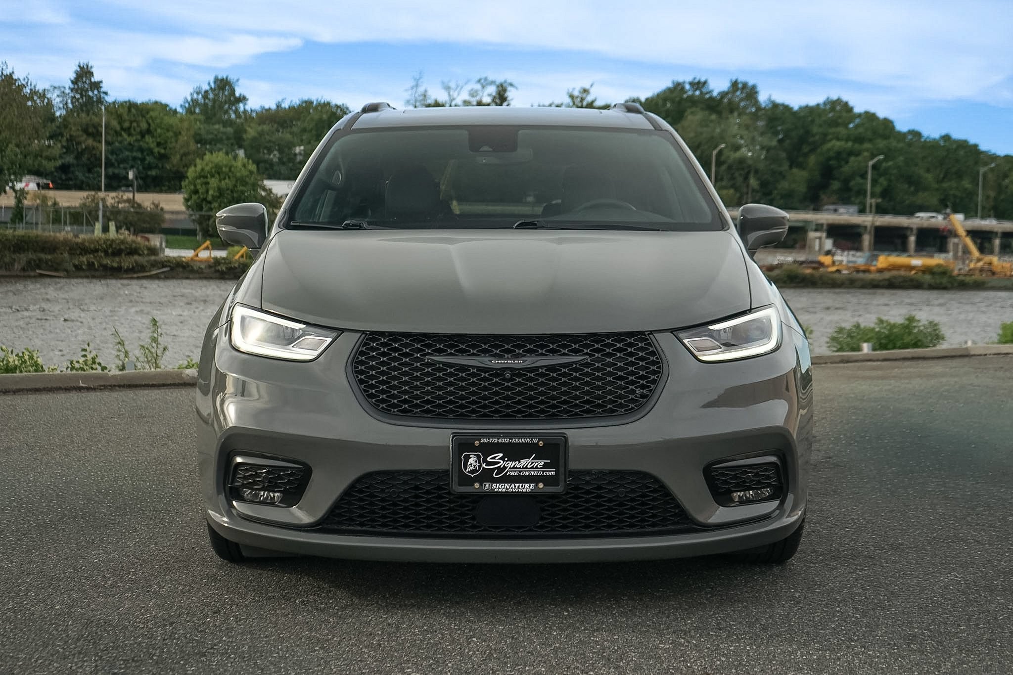 Used 2021 Chrysler Pacifica Touring-L w/ Uconnect Theater Family Group FWD image 7