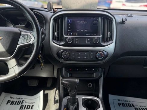 Used 2020 Chevrolet Colorado LT w/ LT Convenience Package AWD/4WD image 10