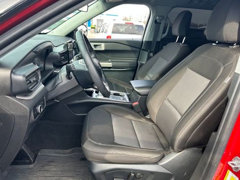 Used 2024 Ford Explorer XLT AWD/4WD image 22
