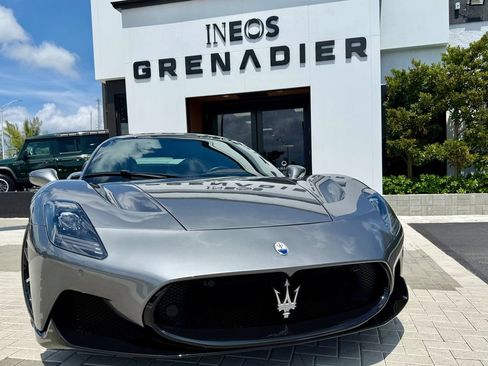 Used 2022 Maserati MC20 Coupe RWD image 3