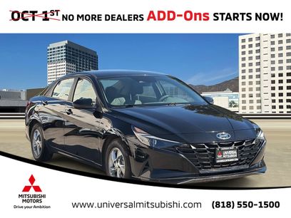 Used 2022 Hyundai Elantra SE w/ Cargo Package
