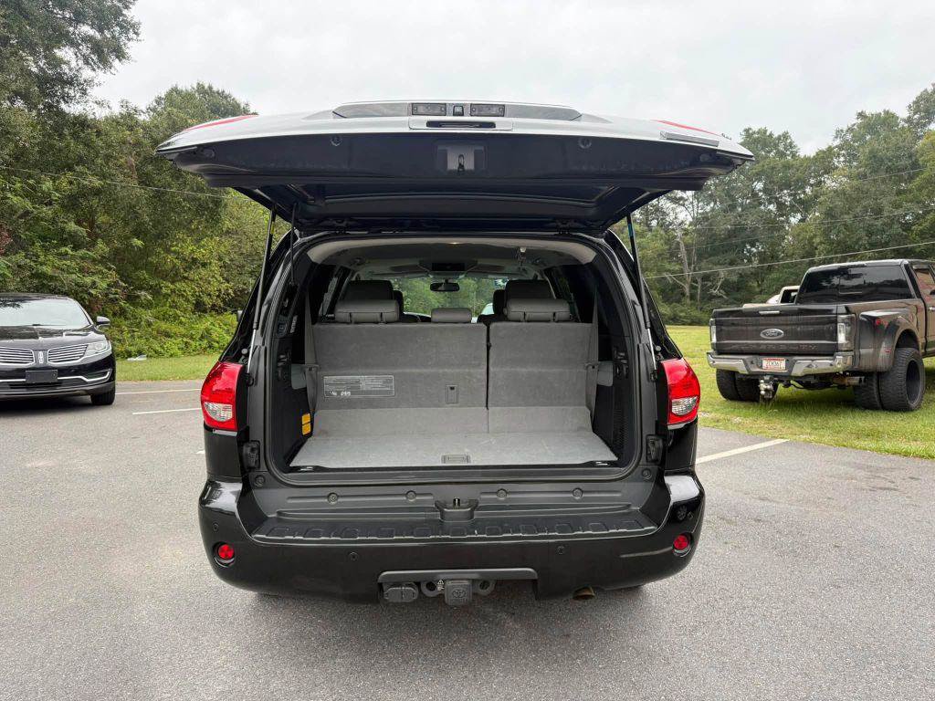 Used 2014 Toyota Sequoia Platinum RWD image 10