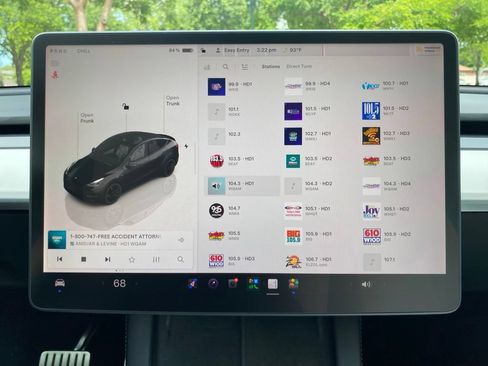 Used 2022 Tesla Model Y Performance AWD/4WD image 27