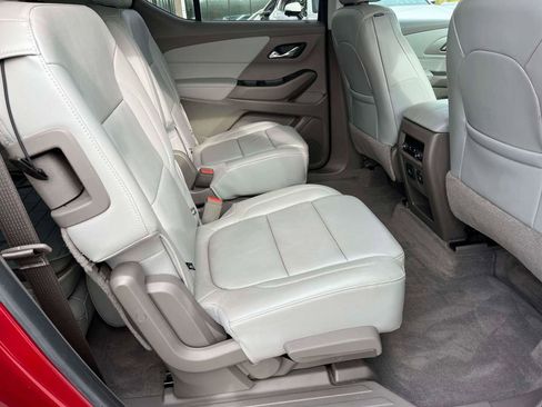 Used 2019 Chevrolet Traverse LT w/ LT Premium Package image 9