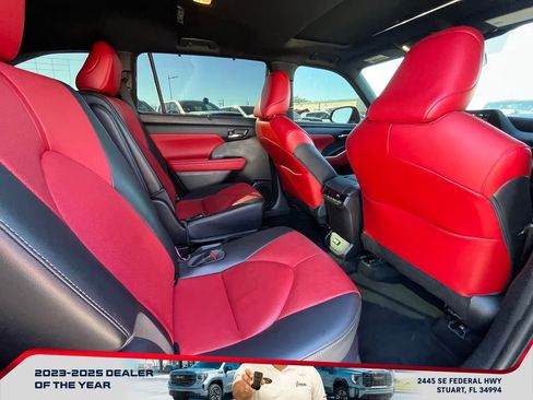 Used 2022 Toyota Highlander XSE image 19