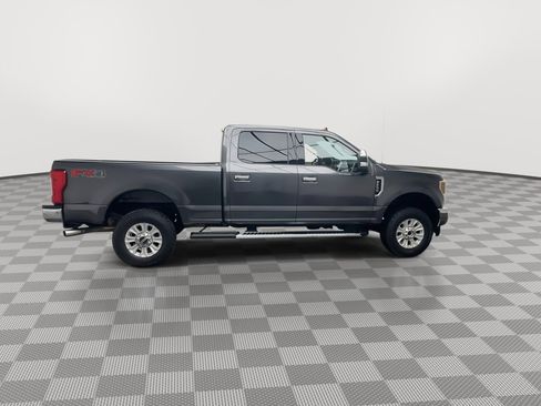 Used 2019 Ford F250 Lariat w/ Chrome Package image 39