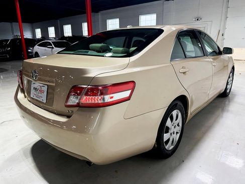 Used 2011 Toyota Camry LE image 7