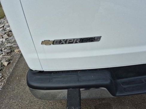 Used 2024 Chevrolet Express 2500 w/ Driver Convenience Package image 9