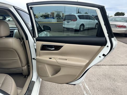 Used 2014 Nissan Altima 3.5 SL w/ Technology Package image 28