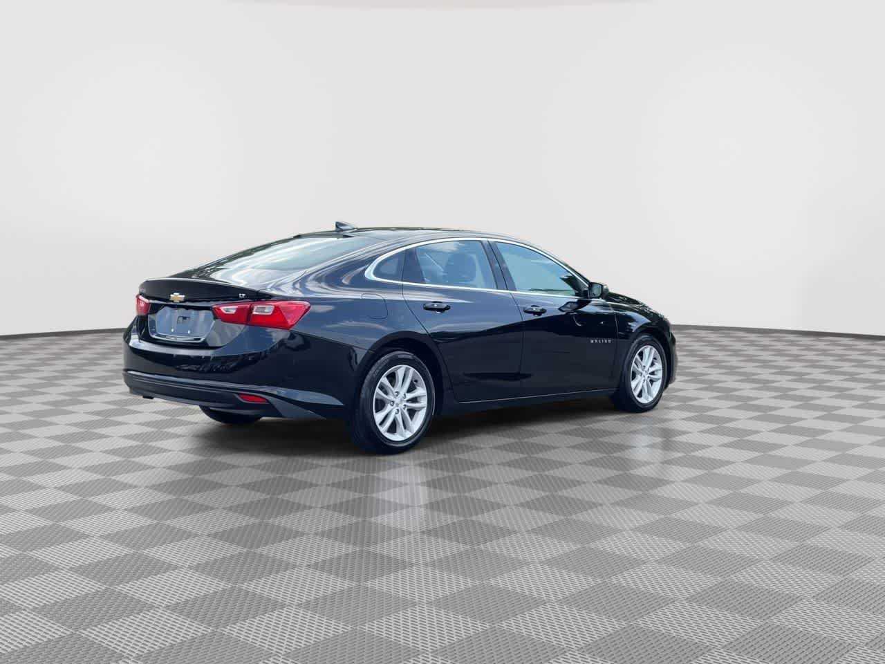 Used 2018 Chevrolet Malibu LT FWD image 8