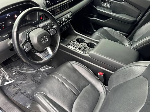 Used 2023 Honda Pilot Elite image 4
