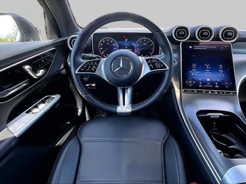Used 2024 Mercedes-Benz GLC 300 4MATIC image 6