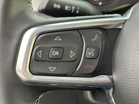 Used 2025 Jeep Wrangler Unlimited Sahara AWD/4WD image 30