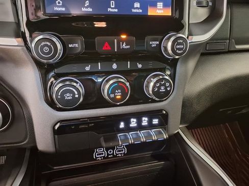 Used 2025 RAM 1500 Big Horn RWD image 15