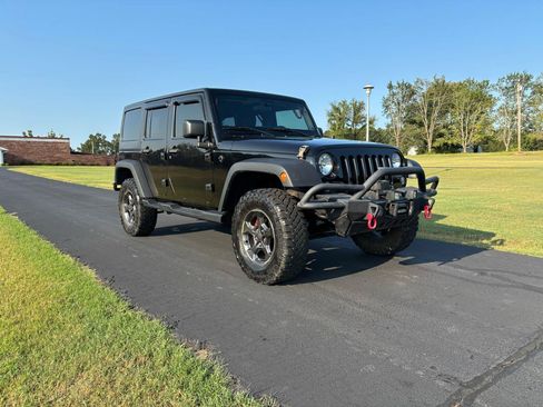 Used 2016 Jeep Wrangler Unlimited Sport w/ Max Tow Package AWD/4WD image 3