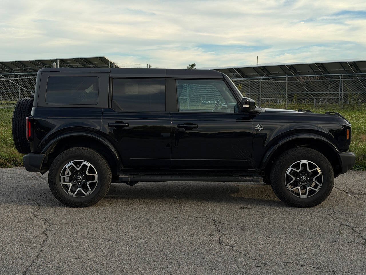 Used 2023 Ford Bronco Outer Banks AWD/4WD image 6
